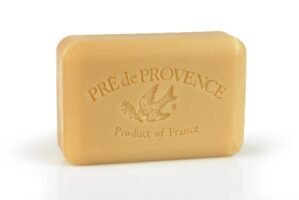 Pre de Provence Artisanal Soap Bar, Enriched with Organic Shea Butter, Natural French Skincare, Quad Milled for Rich Smooth Lather, 8.8 Ounce, Sandalwood